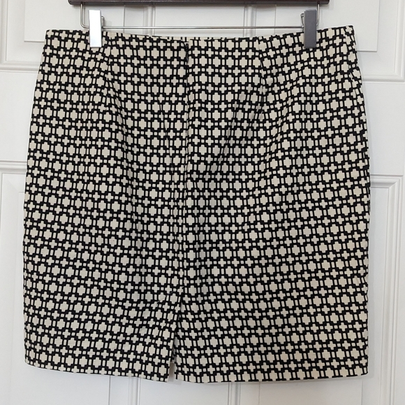 Kenar Skirt - Picture 5 of 8